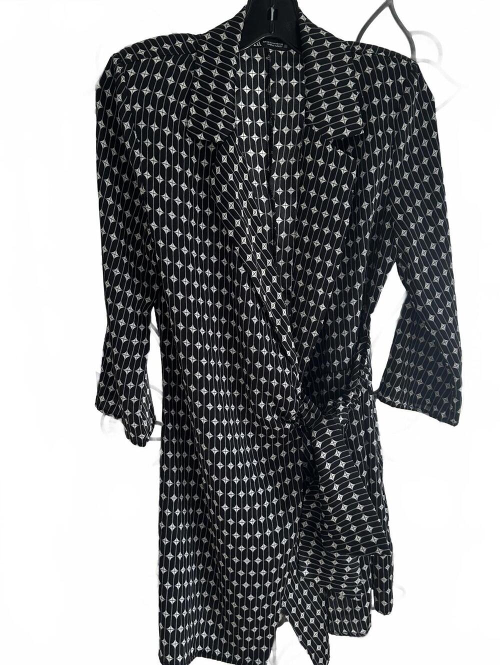 ZARA Printed Kimono Wrap Blouse/Tunic  3/4 Sleeve Black & White Pattern - Medium